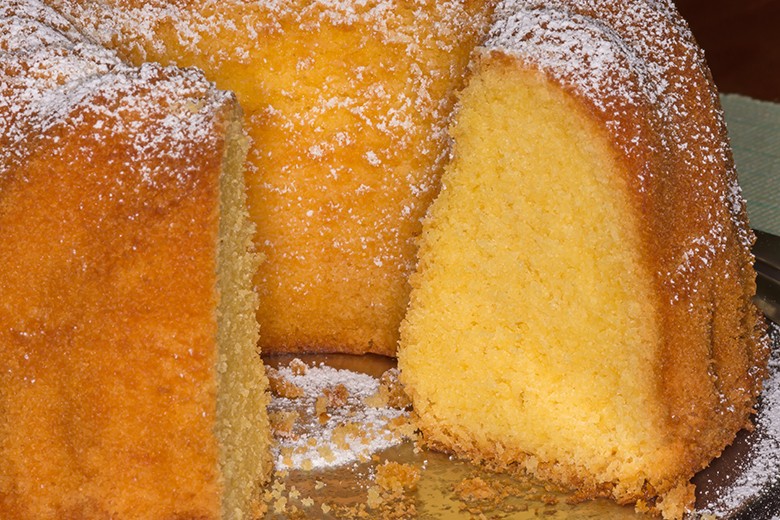 Saftiger Eierlikörkuchen