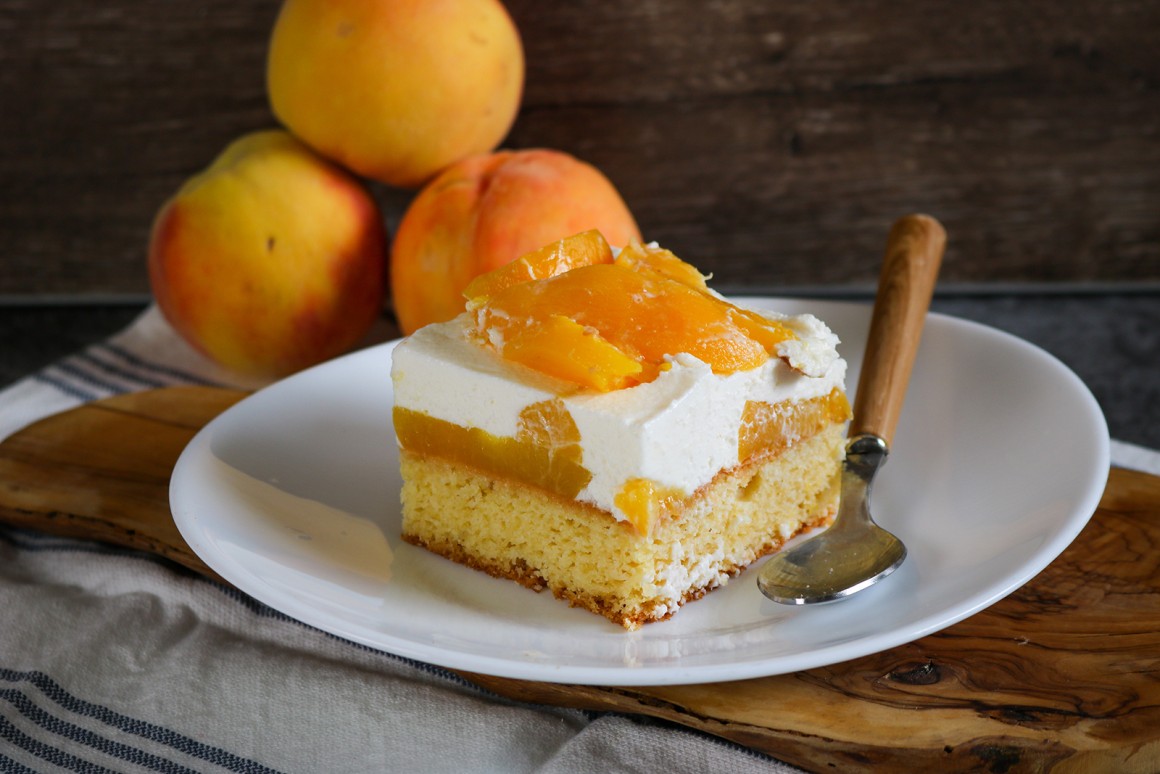 Pfirsichkuchen mit Schmand