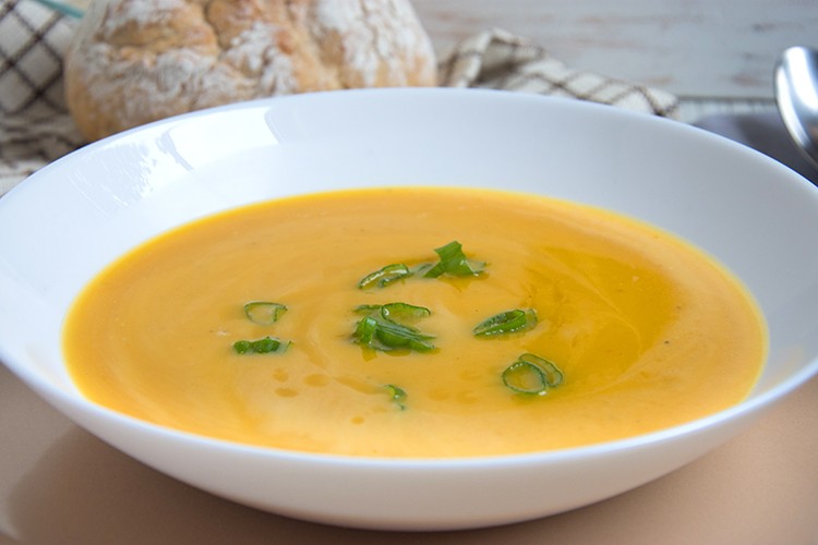 Möhren-Kokos-Suppe