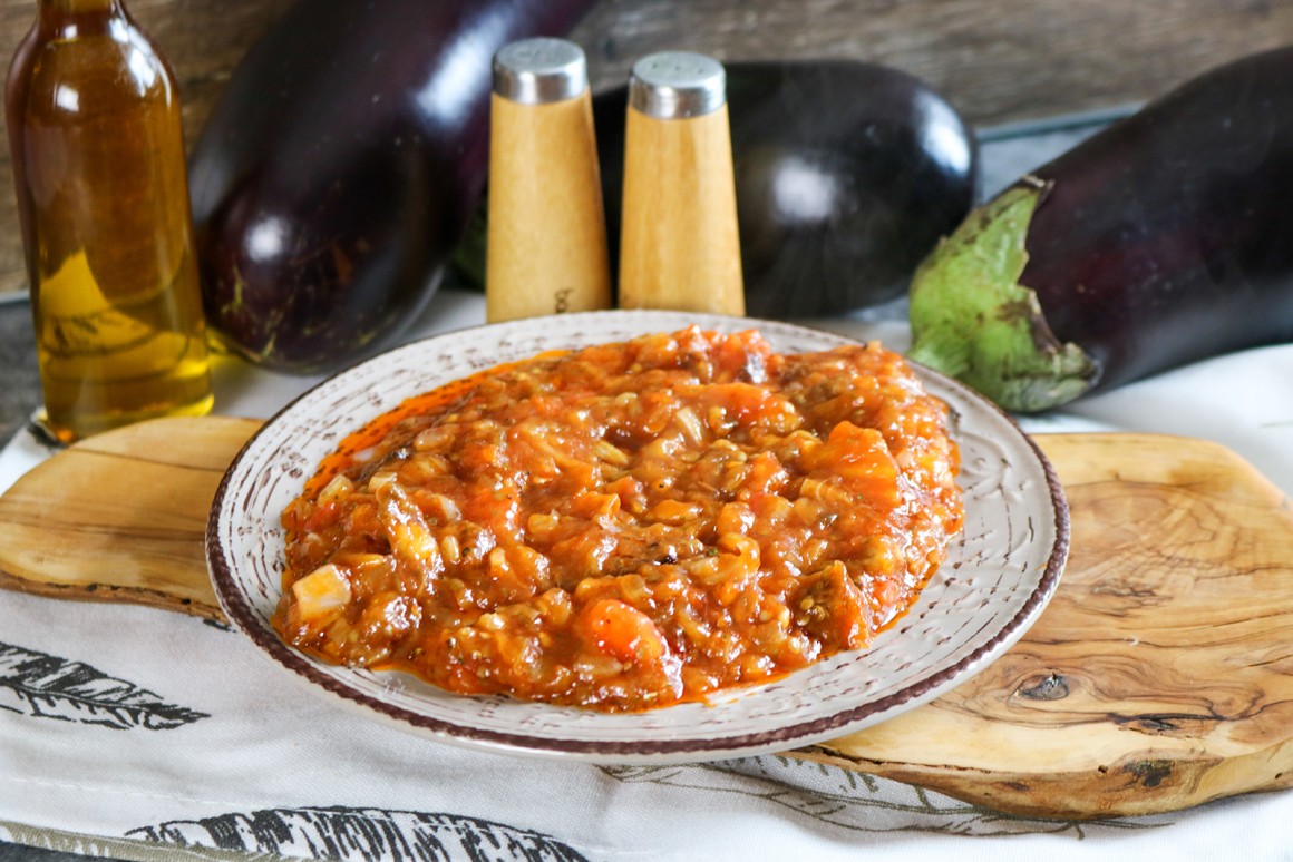 Auberginenmus mit Tomaten
