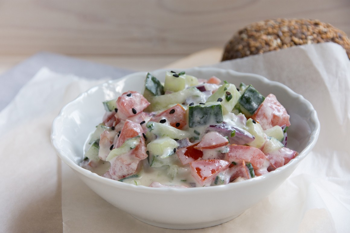 Gurken-Tomaten-Raita - Rezept