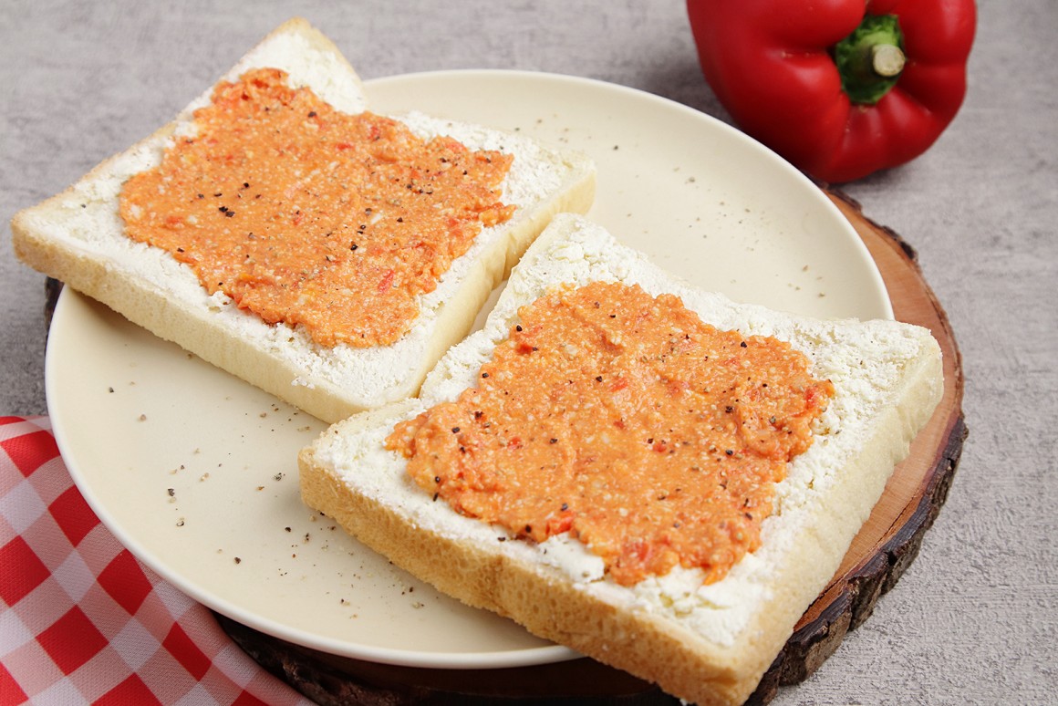 Ziegenkäse-Aufstrich mit Paprikacreme - Rezept