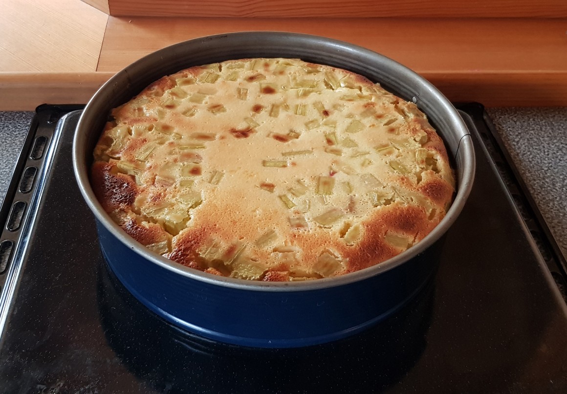 Rhabarberkuchen mit Schmand