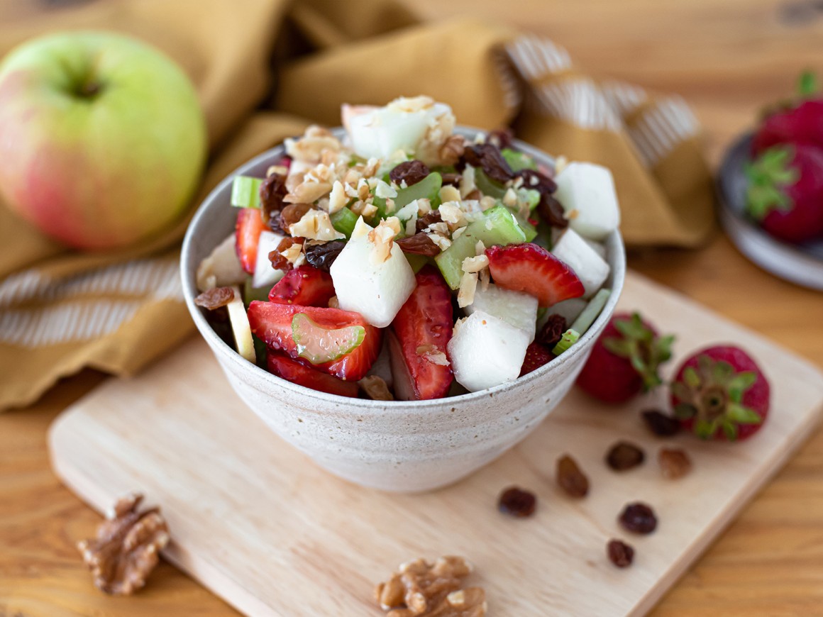 Selleriesalat mit Melone und Erdbeeren