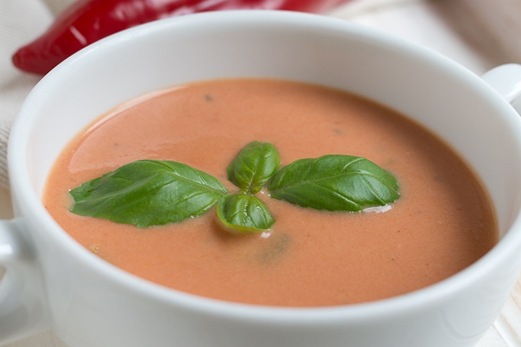 Weißweinsuppe mit Paprika