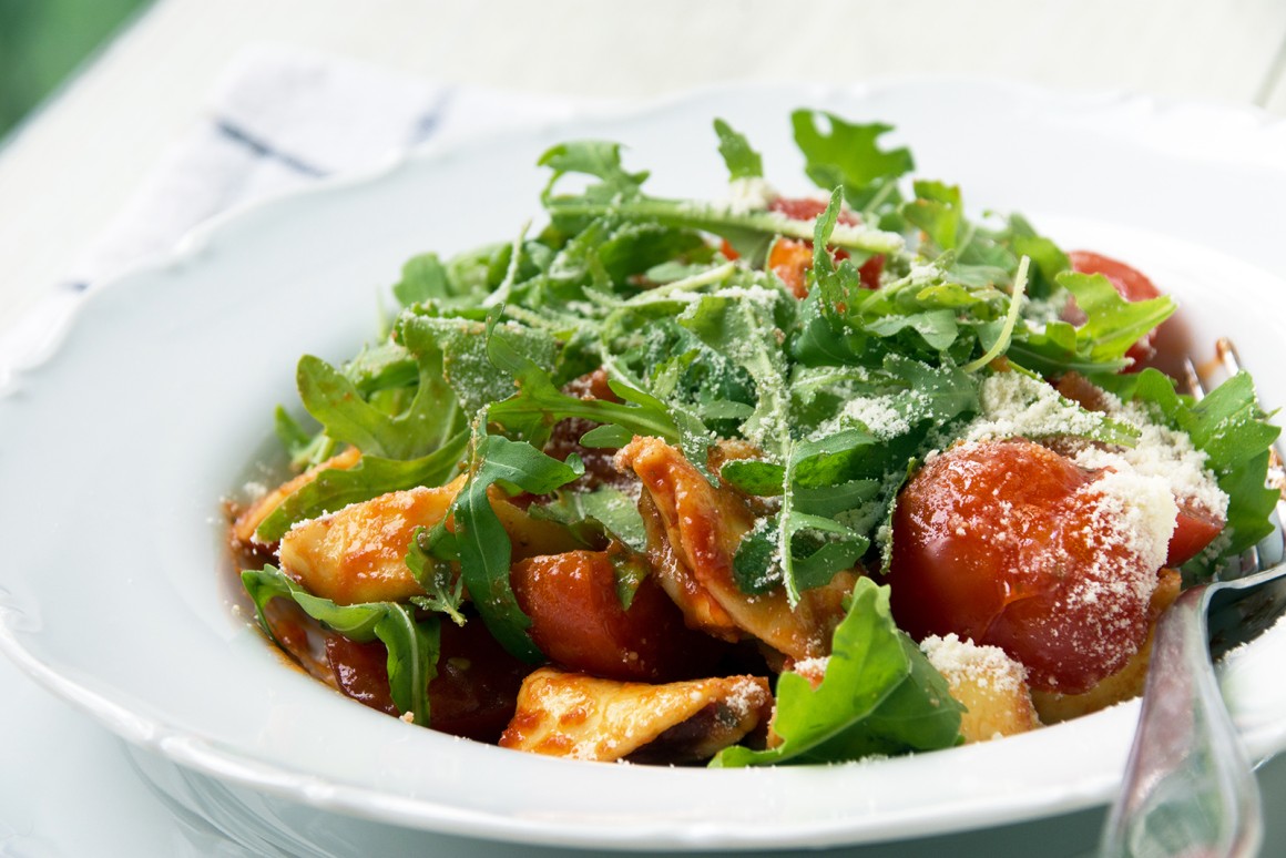 Tortellinisalat mit Rucola