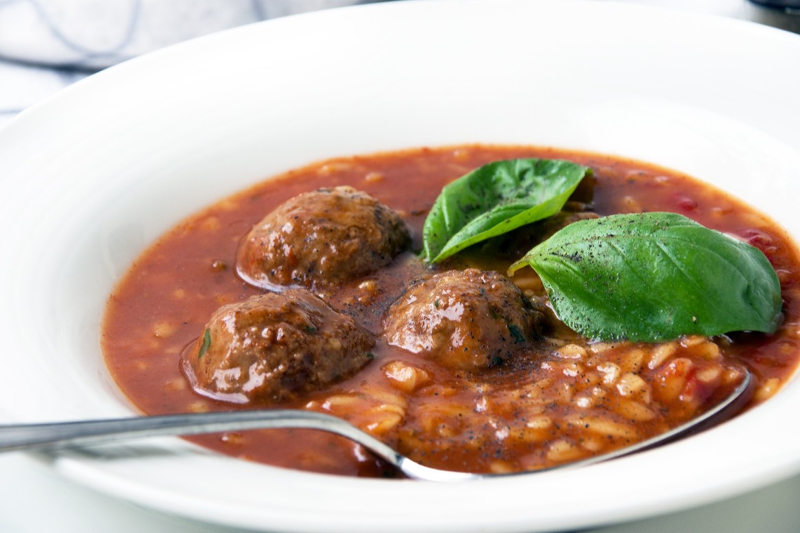Reisnudel-Tomatensuppe