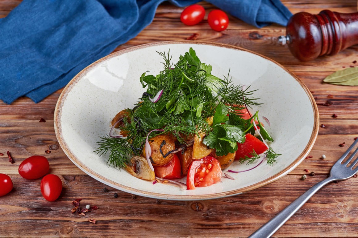 Bratkartoffelsalat mit Tomaten