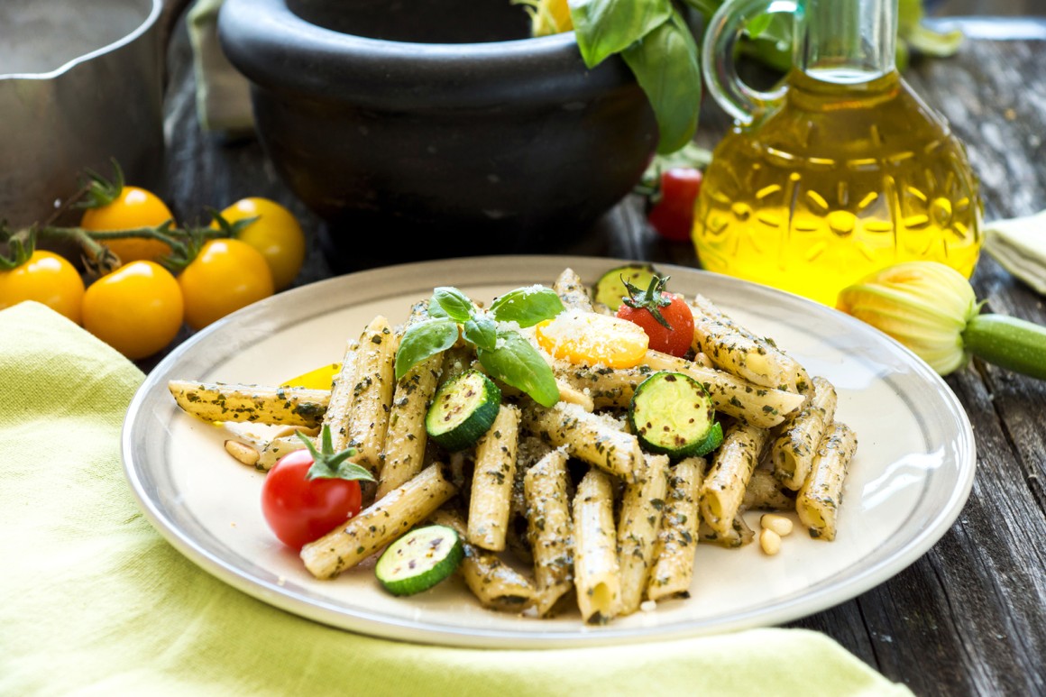 Penne mit Basilikum-Pesto