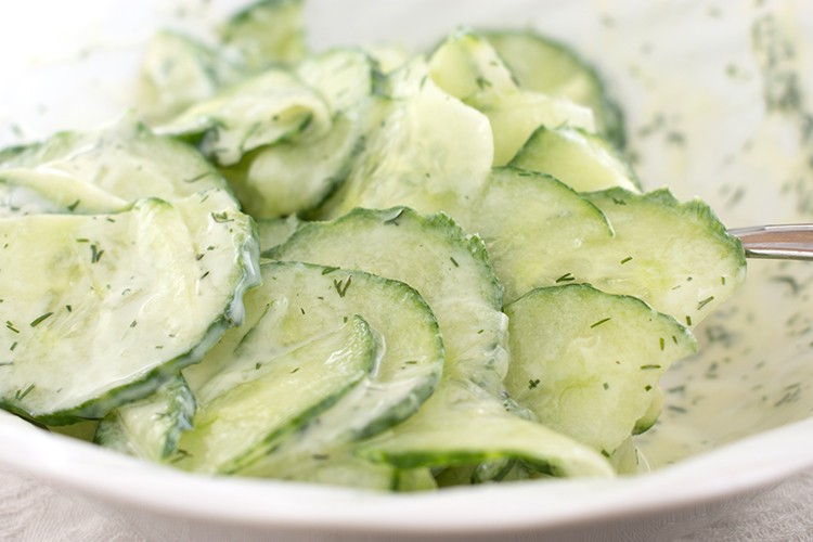 Kräuter-Gurkensalat