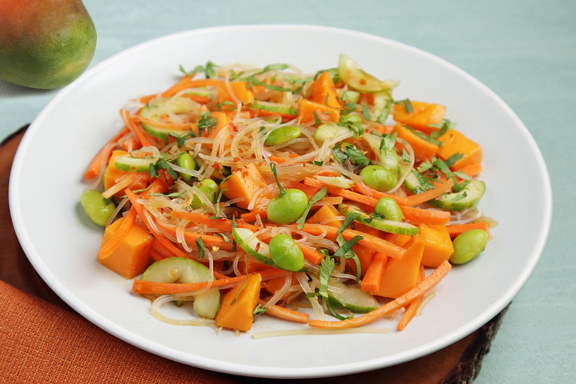 Glasnudelsalat mit Mango