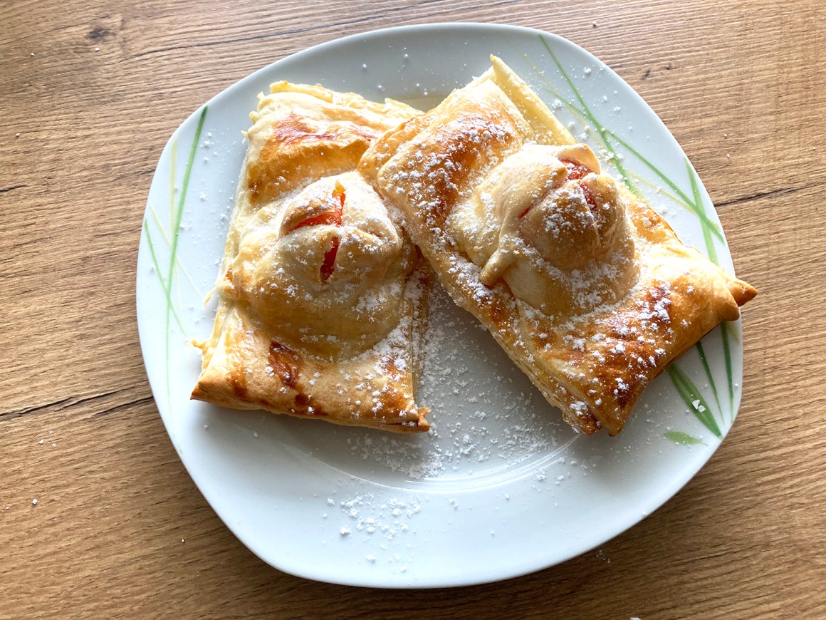 Blätterteigtaschen mit Pudding