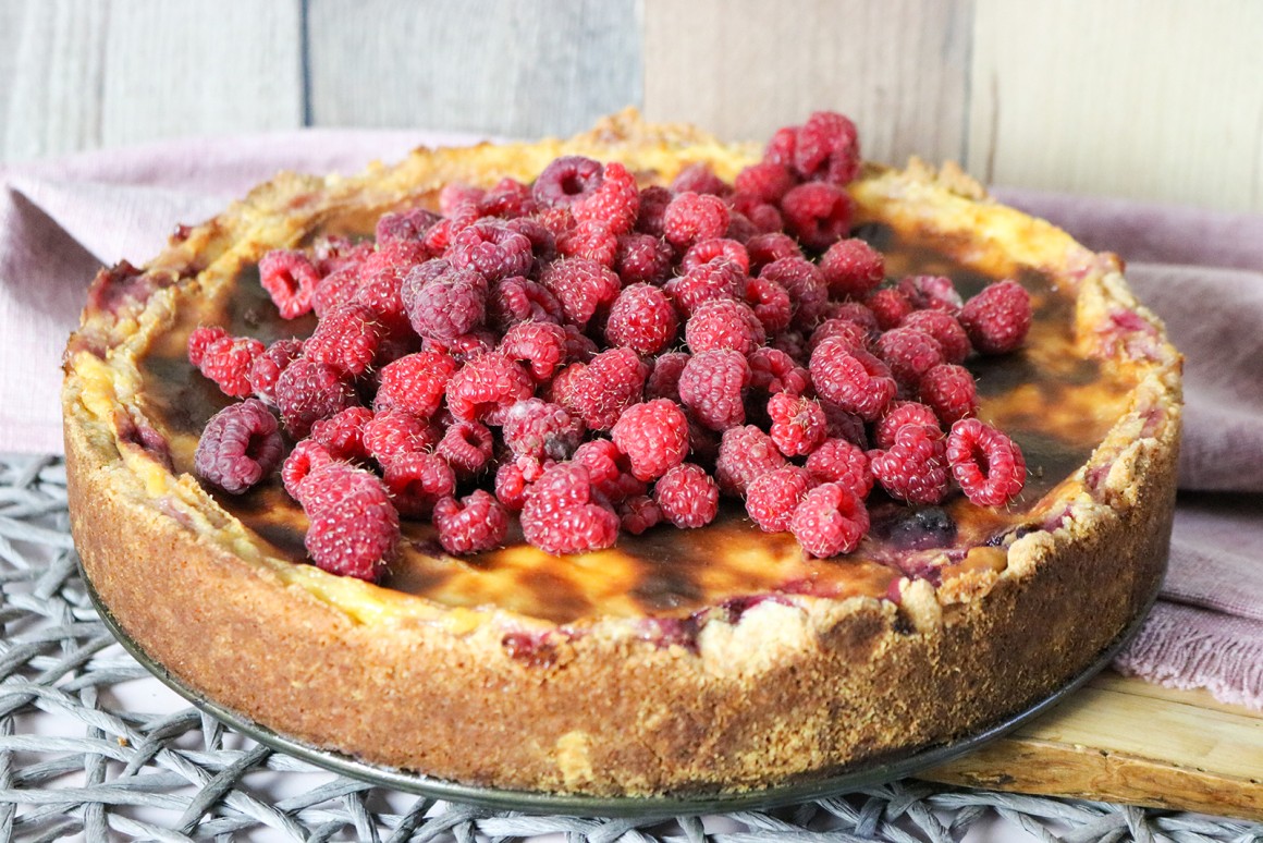 Schmandkuchen mit Himbeeren