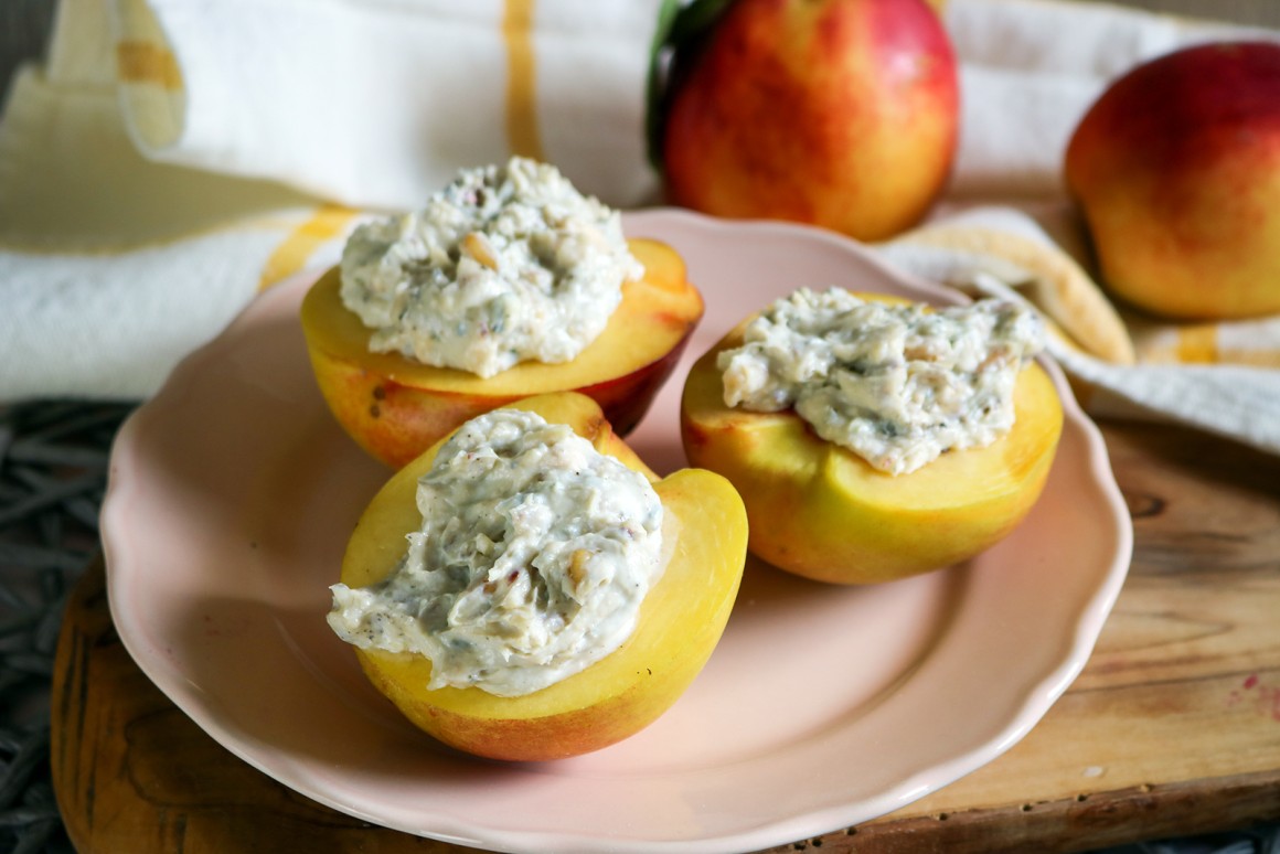 Pfirsiche mit Gorgonzolafüllung