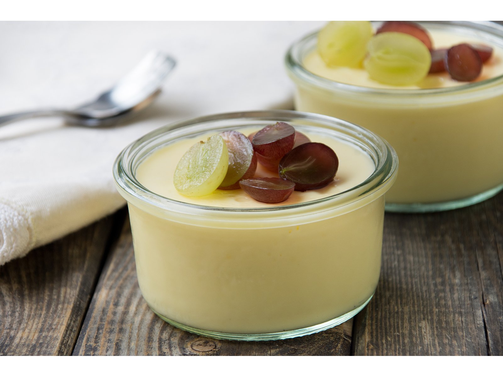 https://cdn.gutekueche.de/media/recipe/64576/vanille-quark-pudding.jpg