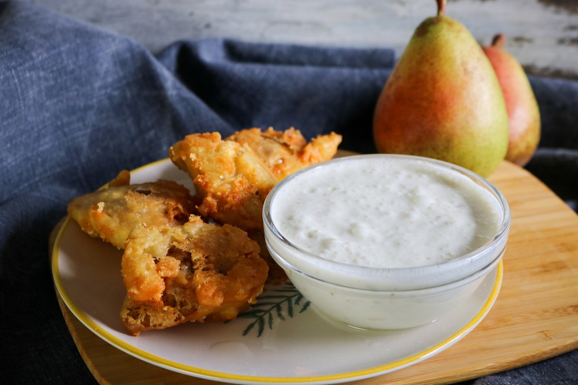 Birne mit Käsesauce