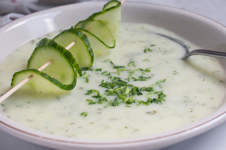 Gurkencremesuppe mit Dill