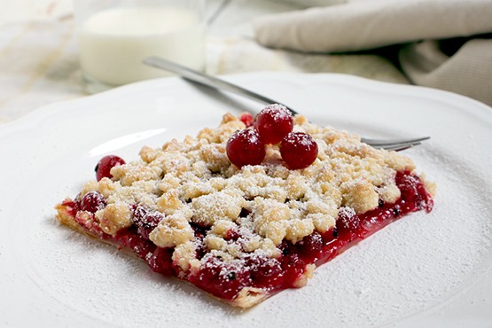 Butterstreusel mit Johannisbeeren