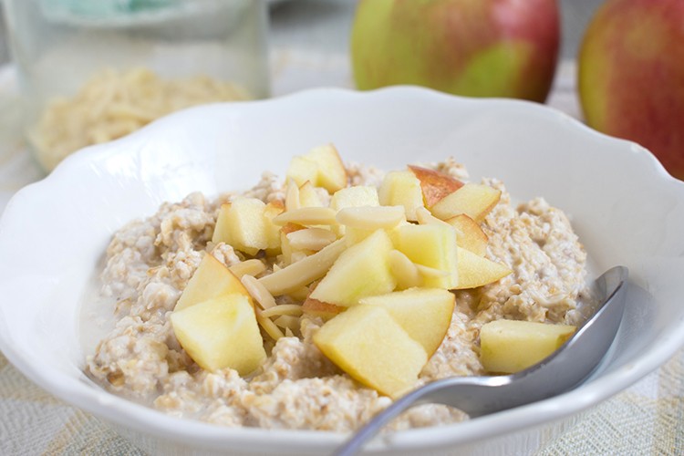 Veganes Apfel-Zimt-Müsli