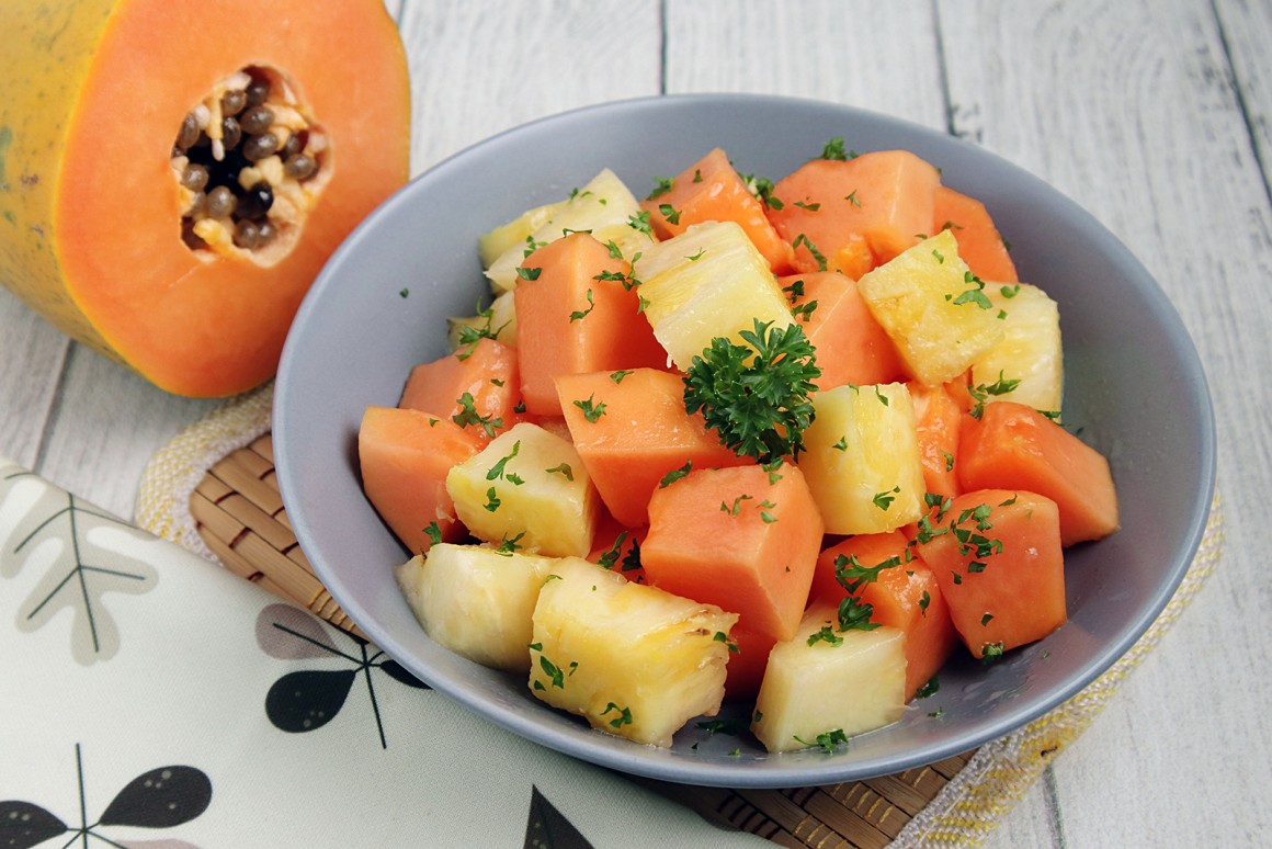 Ananas-Papaya-Salat