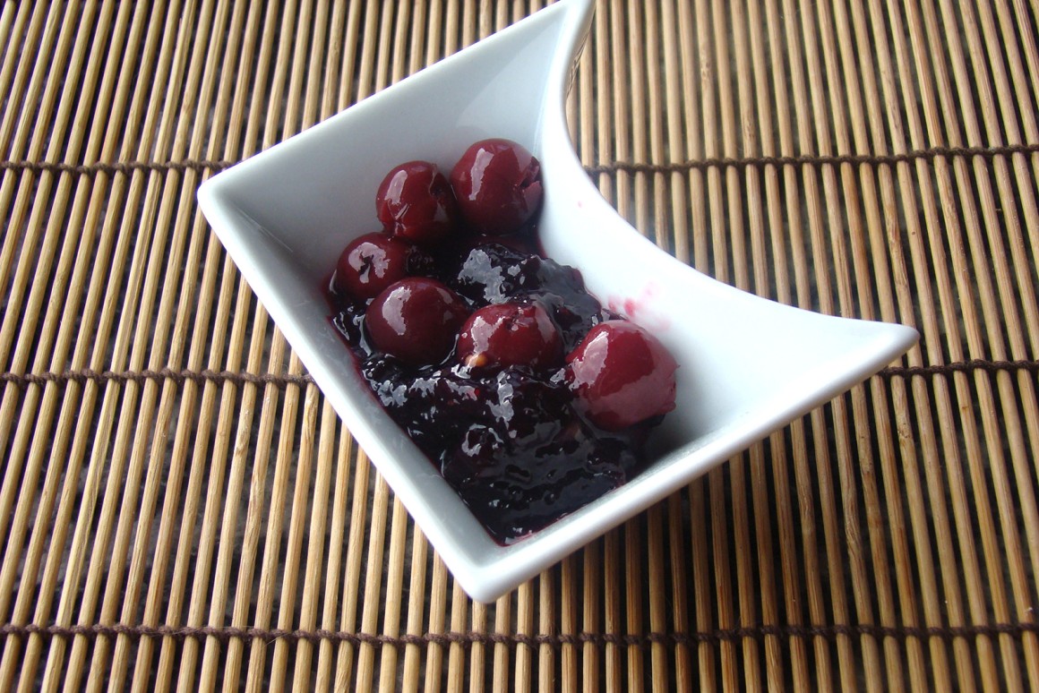 Beeren-Kirsch-Grütze - Rezept