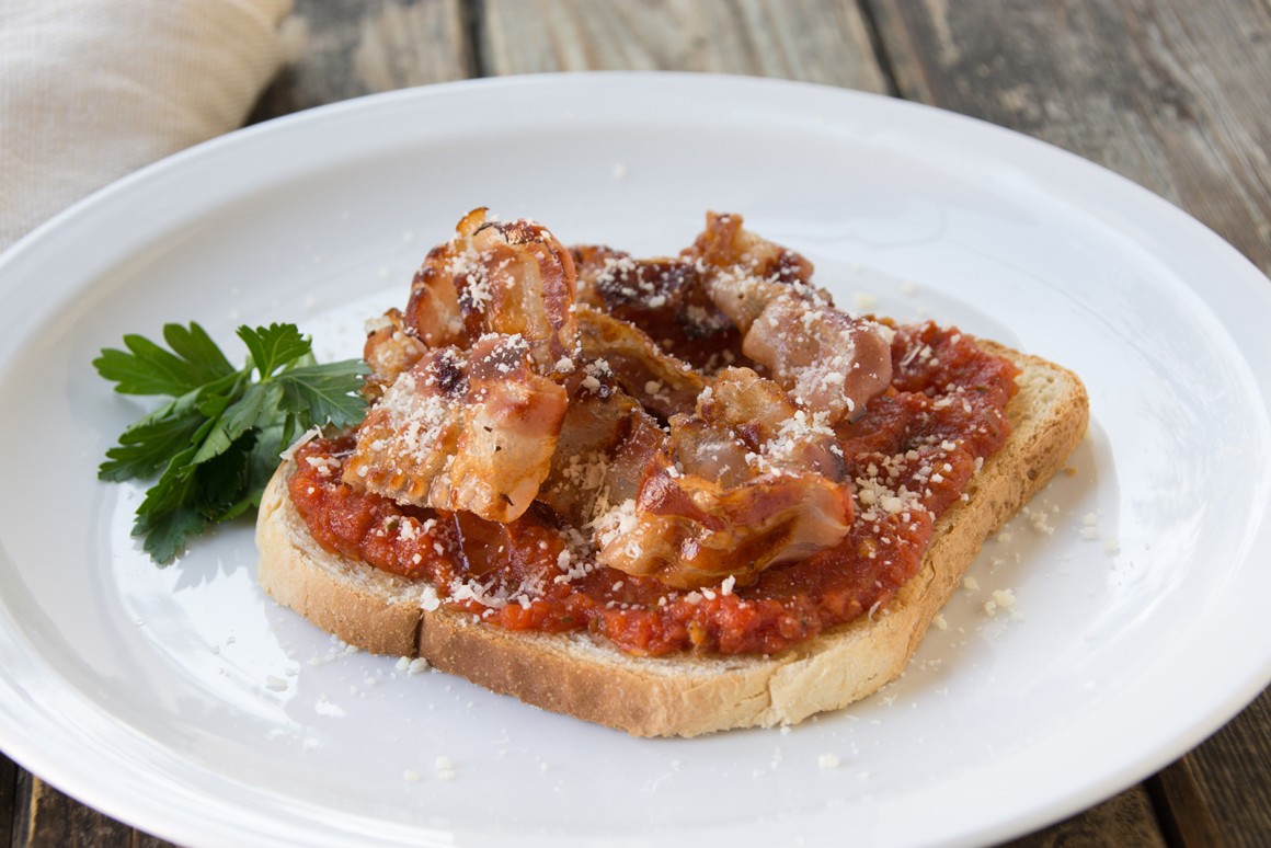 Crostini mit Gemüse und Speck - Rezept