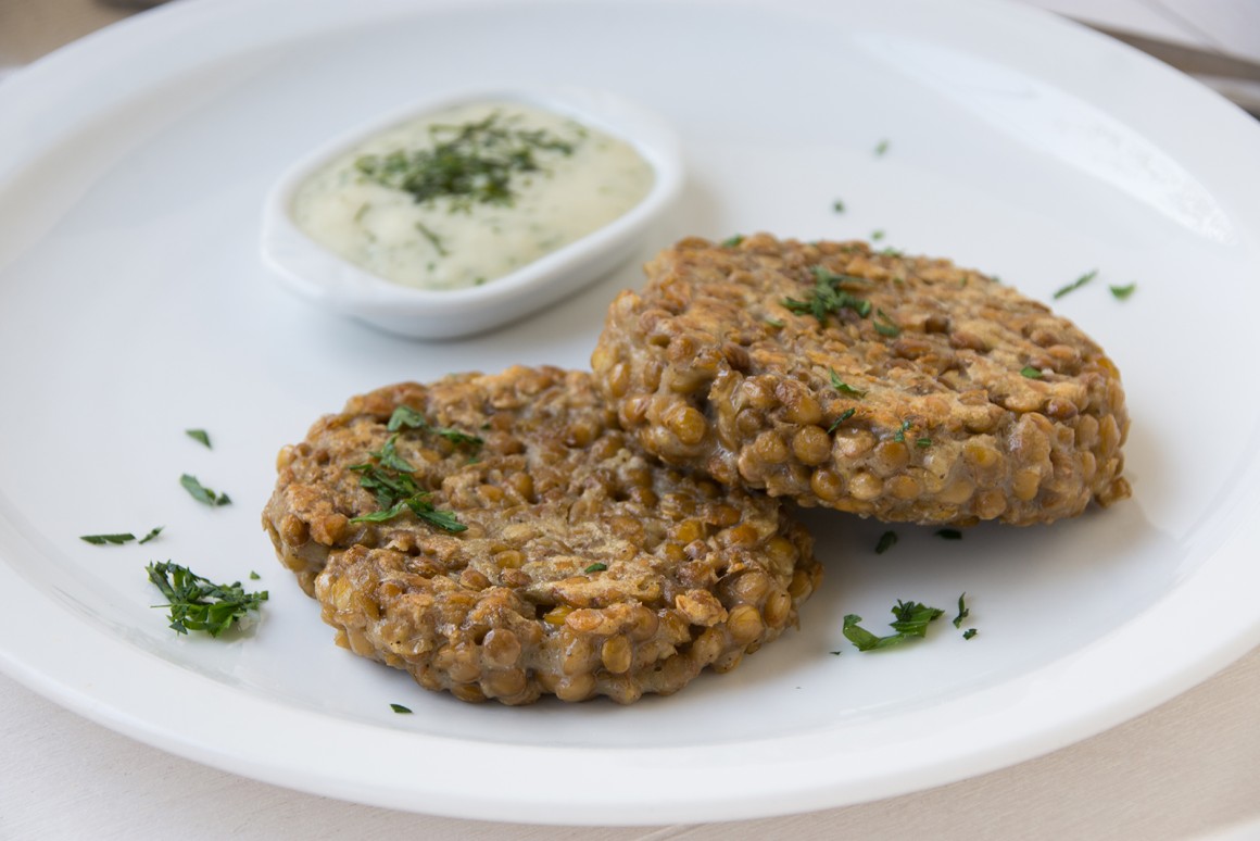 Linsenbratlinge mit Kräuterdip - Rezept