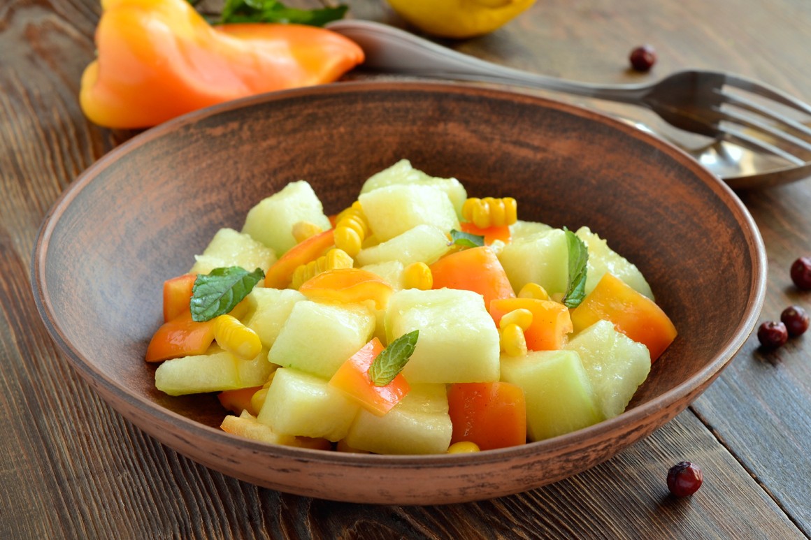 Melone-Mais-Paprika-Salat