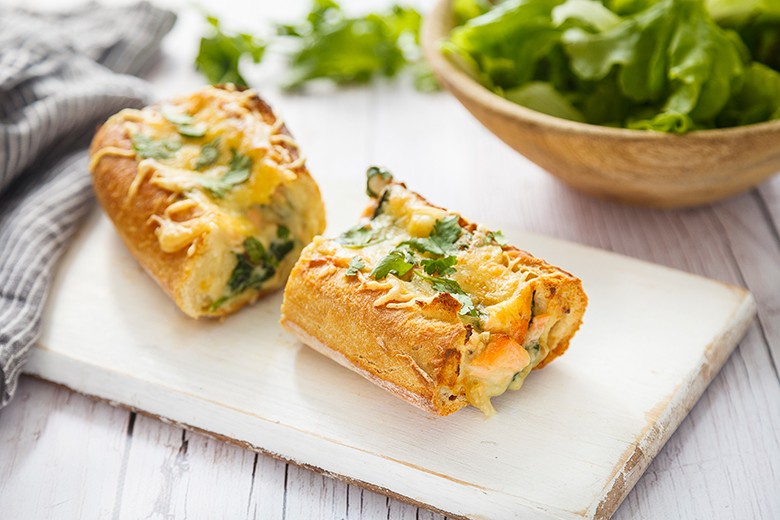 Baguette-Traum mit Lachs und Babyspinat