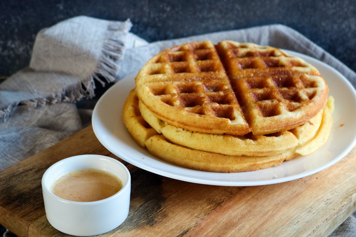 Rührteigwaffeln an Weinsauce