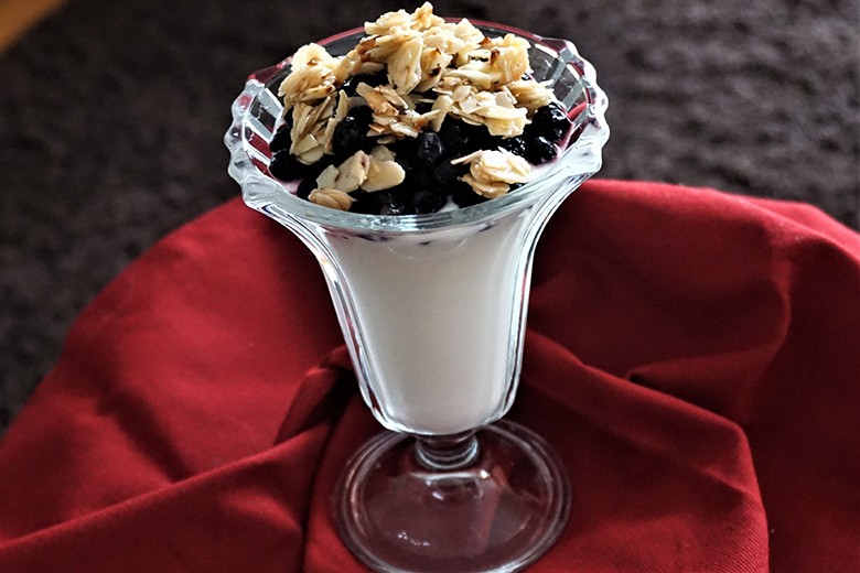 Heidelbeer-Joghurt mit Mandeln