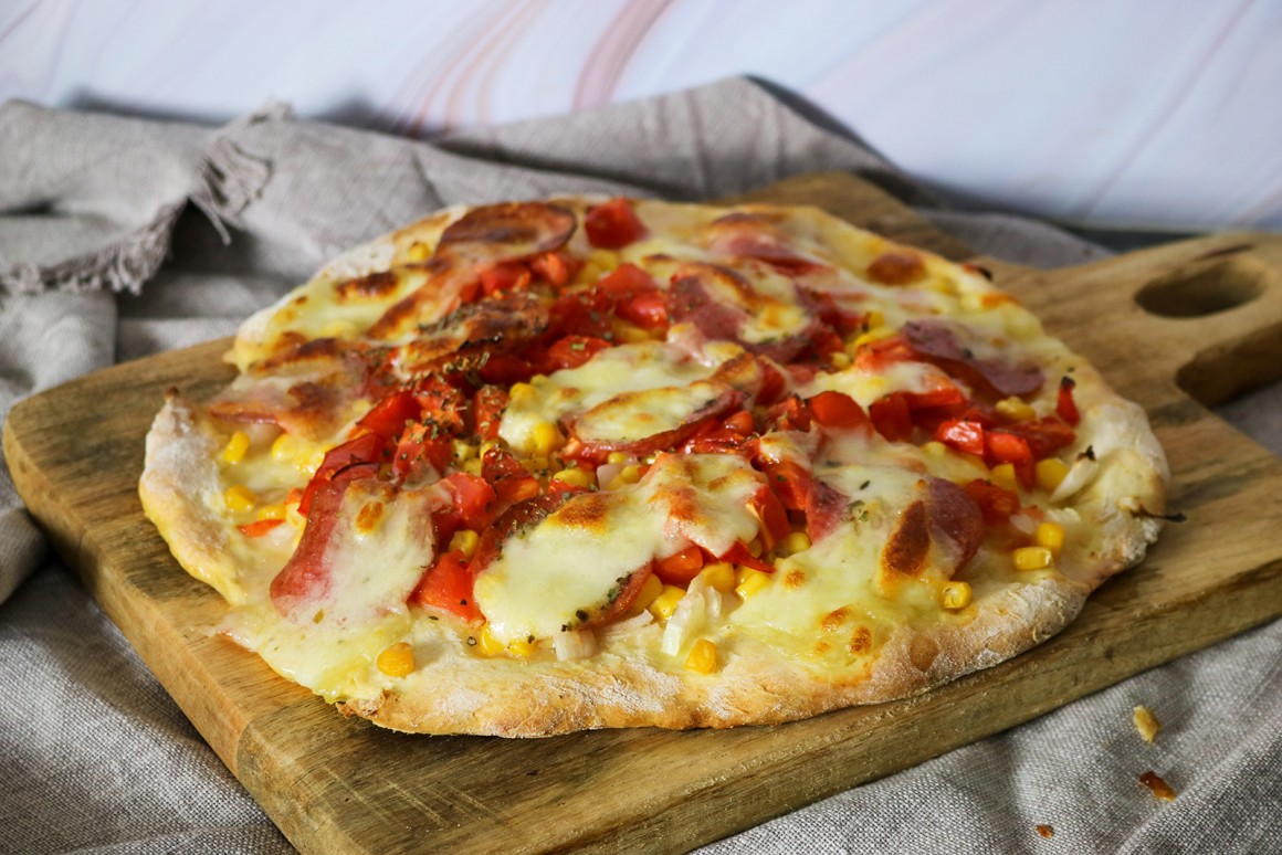 Pfannenpizza mit Salami