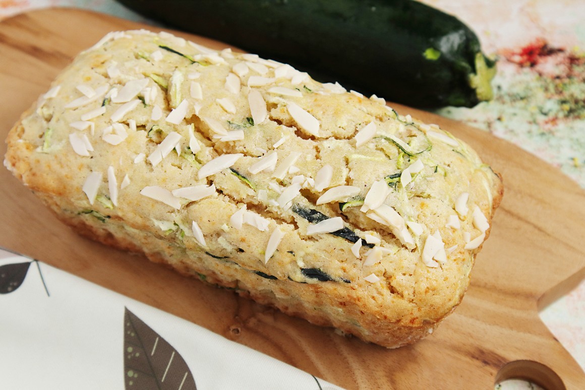 Zucchinikuchen mit Mandeln - Rezept