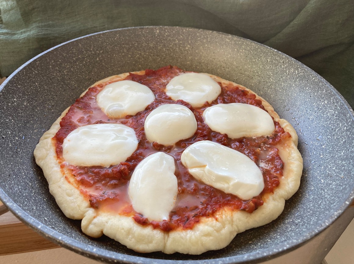 Einfache Pfannenpizza