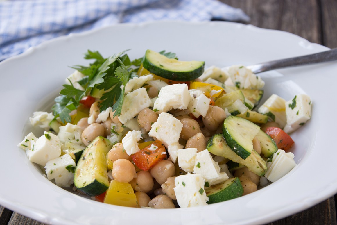 Mediterraner Kichererbsensalat