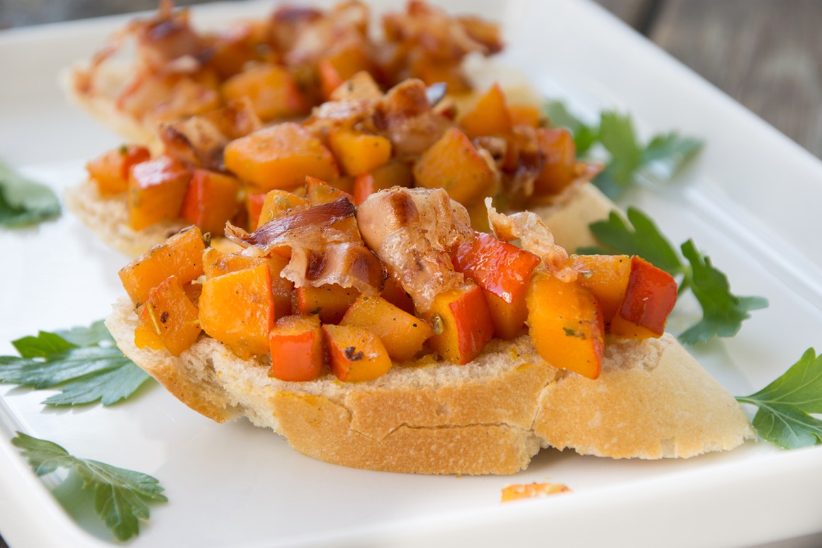 Röstbrot mit gebratenem Kürbis - Rezept