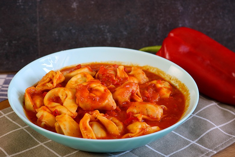 Pasta in gerösteter Paprika-Sauce