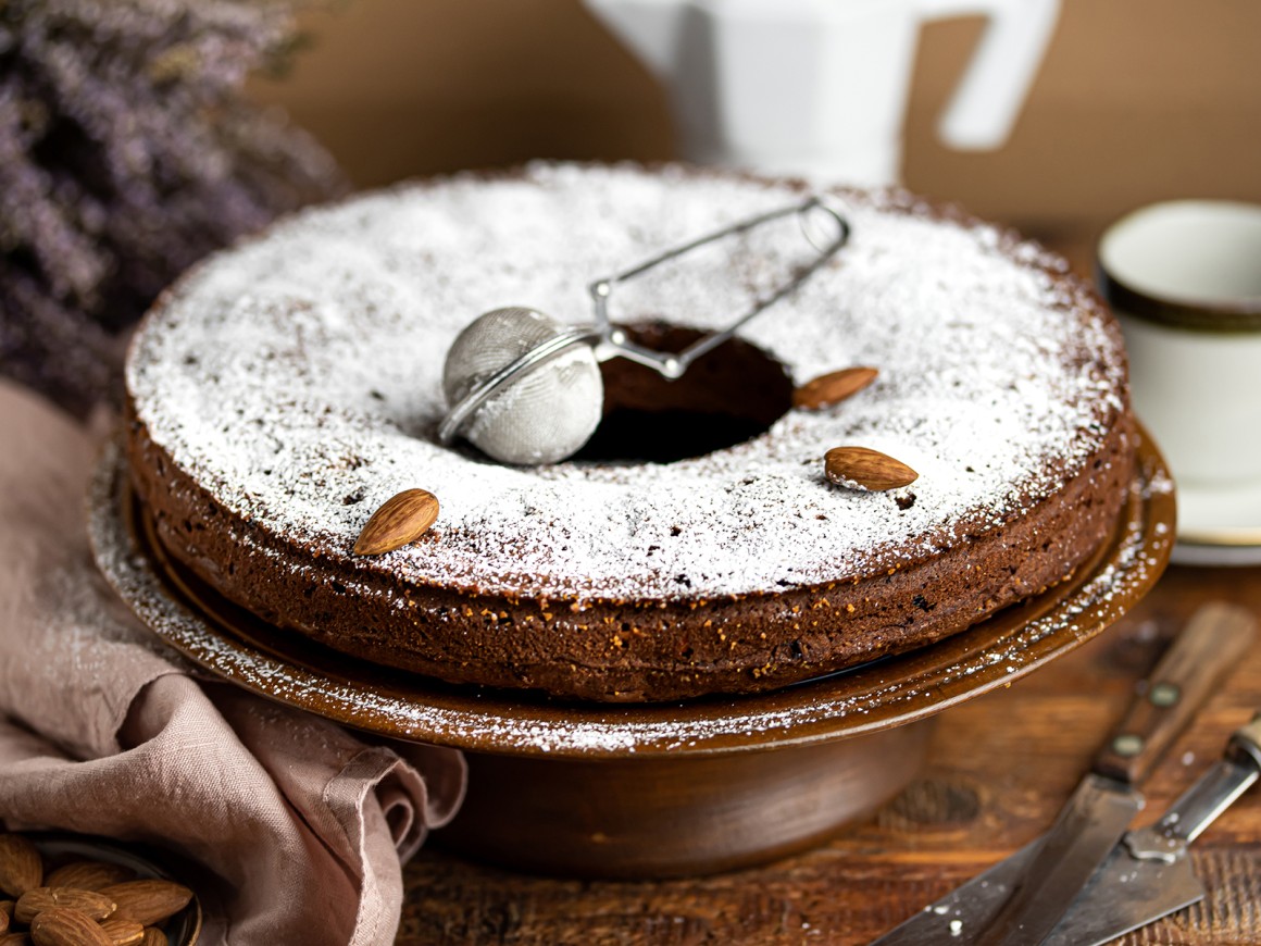 Rotweinkuchen mit Mandeln
