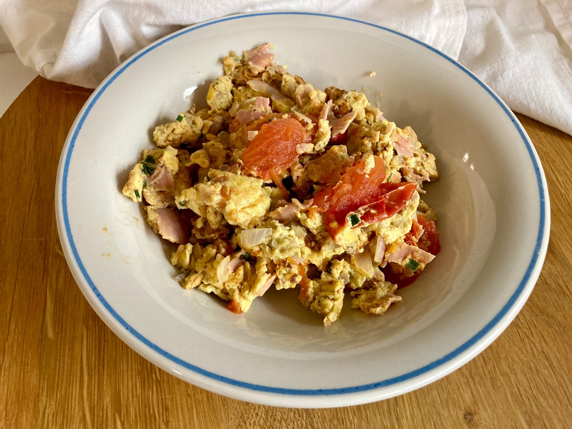 Rührei mit Schinken und Tomaten - Rezept