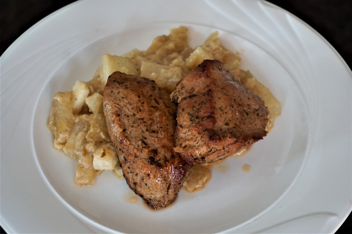Minutensteaks mit Sahne-Kohlrabigemüse