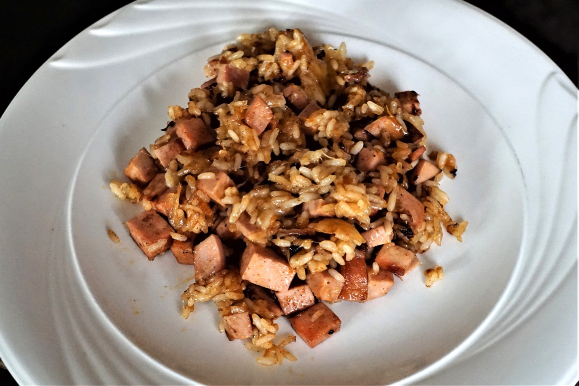 Reispfanne mit Leberkäse