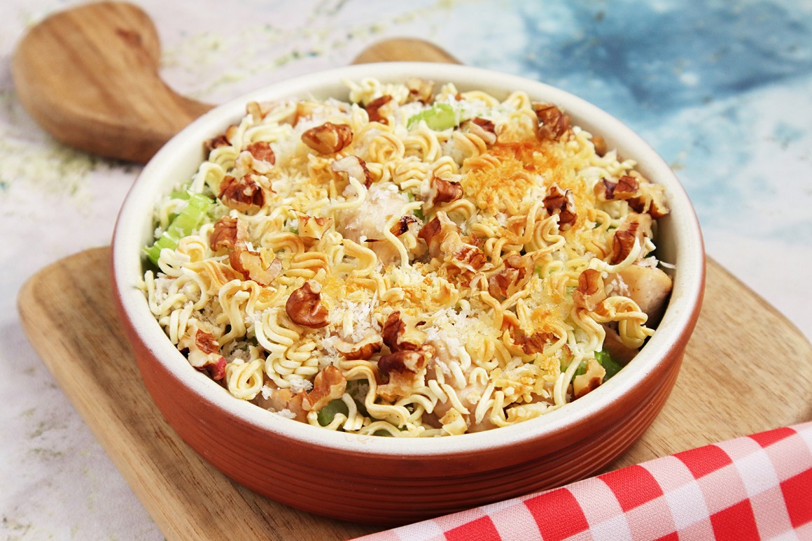 Instant-Noodle-Auflauf mit Hühnchen
