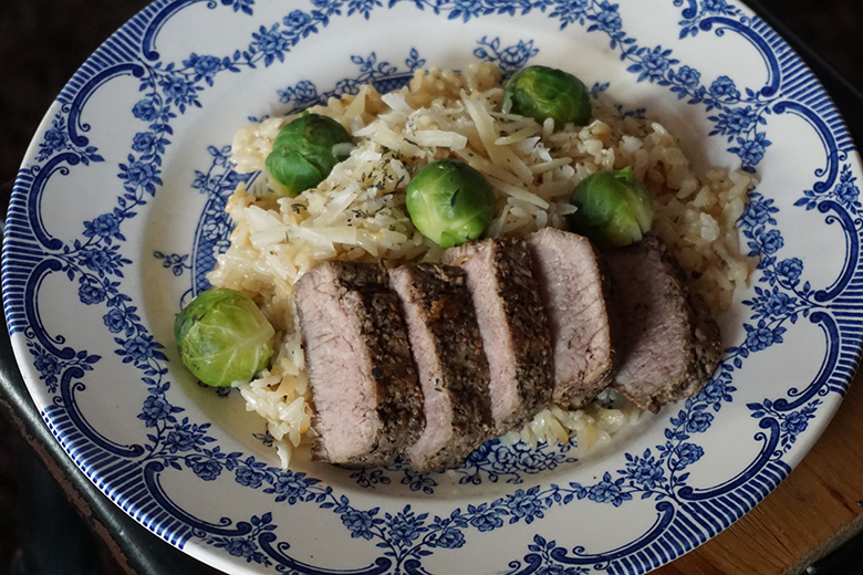 Rosenkohl-Risotto mit Lammkoteletts