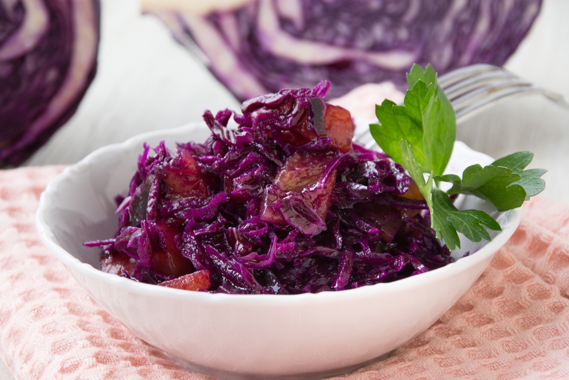 Rotkohlsalat mit Aprikosen