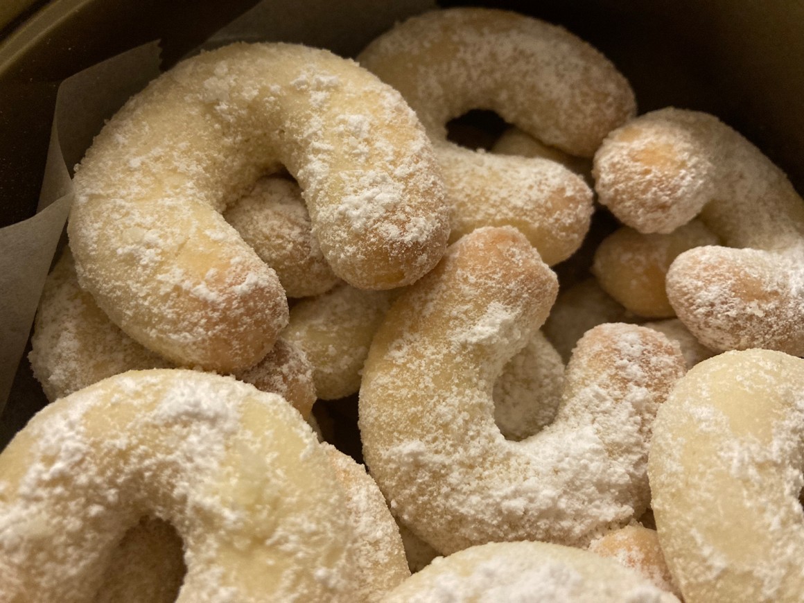 Vanillekipferl mit Ei