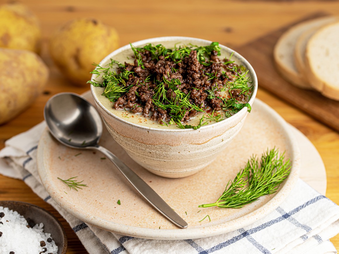 Spitzkohlcremesuppe mit Hackfleisch - Rezept