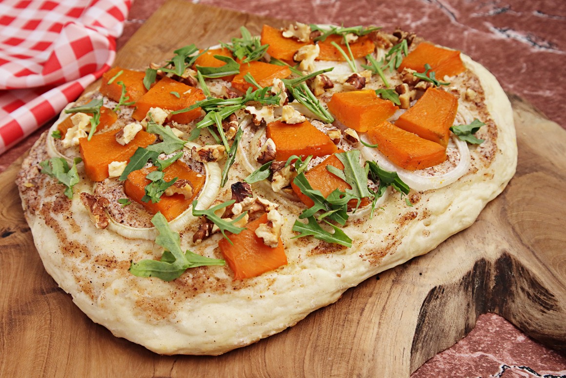 Vegane Pizza mit Kürbis