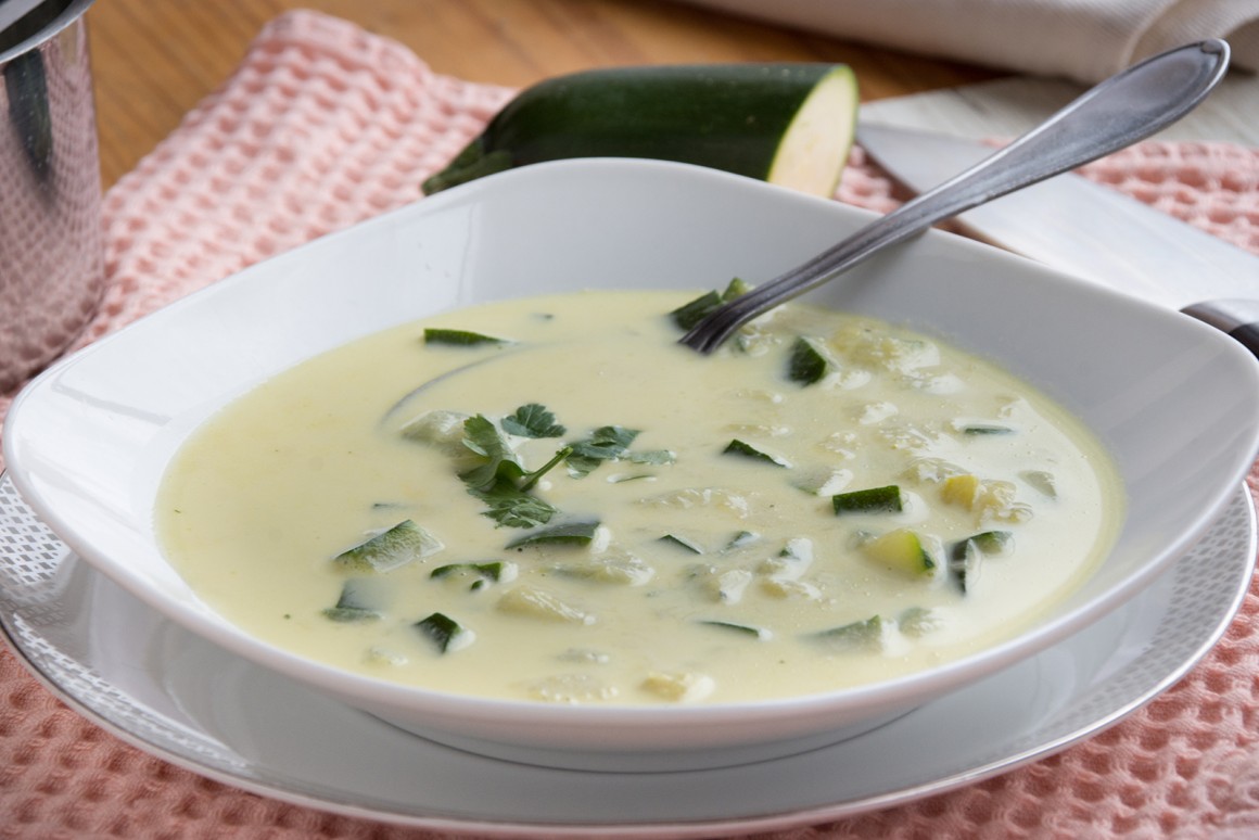 Zucchini-Suppe