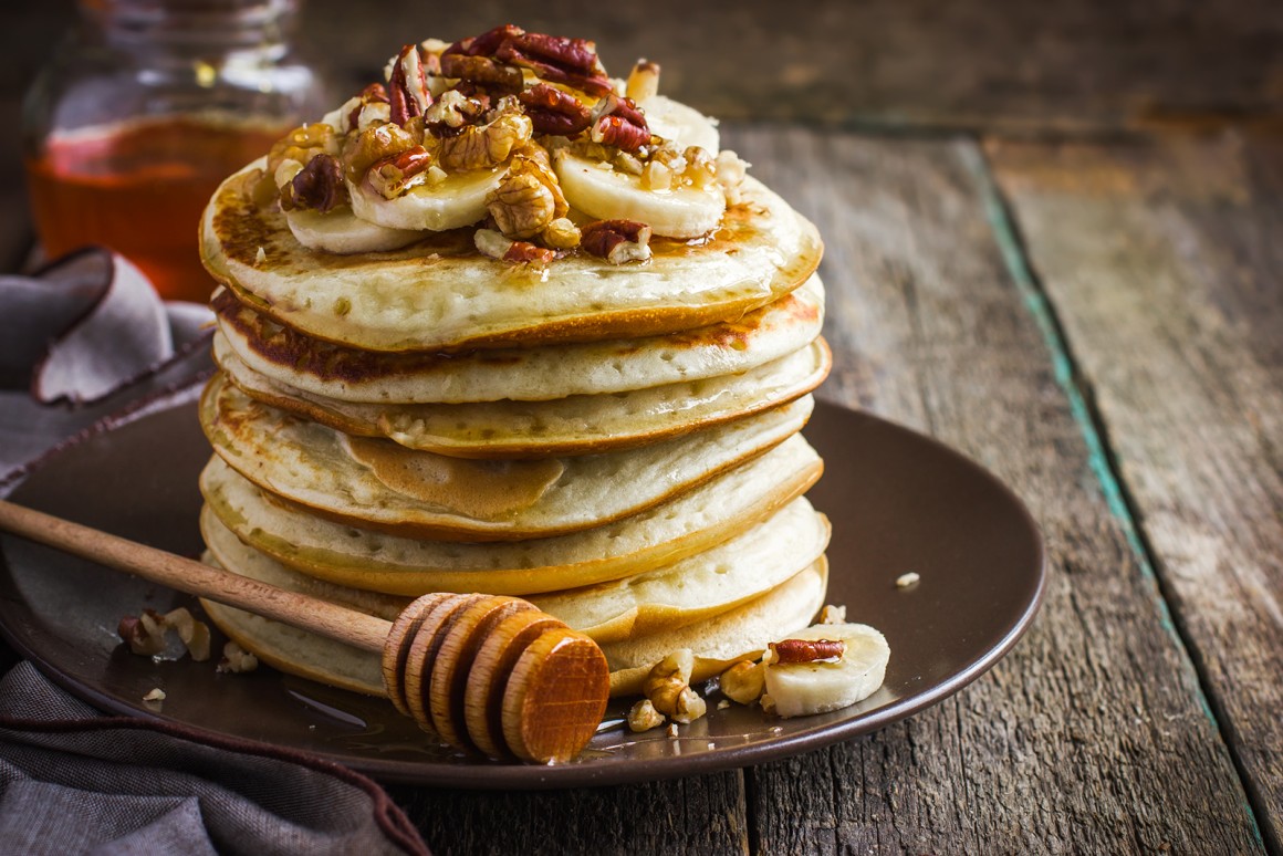 Pancakes mit Banane und Honig