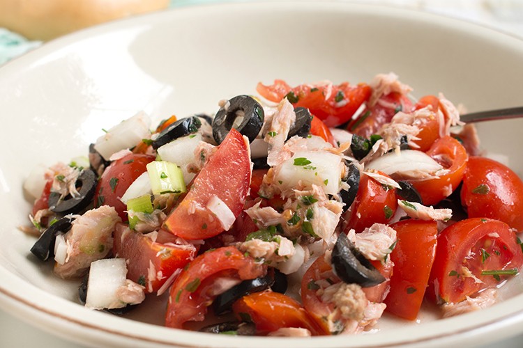 Thunfisch-Tomaten-Salat